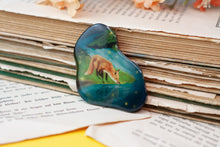 Lade das Bild in den Galerie-Viewer, Kühlschrankmagnet - Fuchs am Wasser mit Glühwürmchen - Eigene Illustration