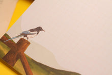 Lade das Bild in den Galerie-Viewer, Notizblock - Elster und Haus - Briefpapier - Penpal - DIN A5 - 50 Seiten - kariert