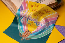 Lade das Bild in den Galerie-Viewer, Reinigungstuch - Mutausbrüche - Schildkröte - Microfasertuch für Brillen, Handys und Objektive - Eigene Illustration - lustiger Spruch