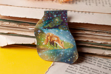 Lade das Bild in den Galerie-Viewer, Magnetisches Lesezeichen - Fuchs am Bach - Fuchs im Wald - Verträumte Kunst, Glitzer - Geschenkidee - Eigene Illustrationen