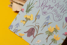 Lade das Bild in den Galerie-Viewer, Postkarte - Für dich soll es bunte Blumen regnen - Wildblumen - Frühblüher - Geburtstagskarte, Glückwünsche - Eigene Illustration
