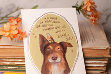 Lade das Bild in den Galerie-Viewer, Postkarte - Hund mit Bluthänfling - Kunst mit Hund und Vogel - Australien Shepherd - Liebe Worte Spruch - Eigene Illustration