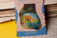 Lade das Bild in den Galerie-Viewer, Magnetisches Lesezeichen - Fuchs am Bach - Fuchs im Wald - Verträumte Kunst, Glitzer - Geschenkidee - Eigene Illustrationen