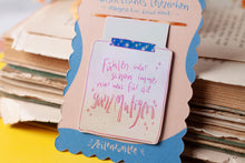 Lade das Bild in den Galerie-Viewer, Magnetisches Lesezeichen - Spruch Fühlen für die Mutigen - Holo - Geschenkidee - Eigene Illustrationen
