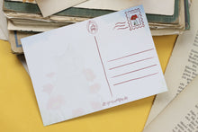 Lade das Bild in den Galerie-Viewer, Postkarte - Katze im Mohnblumenfeld