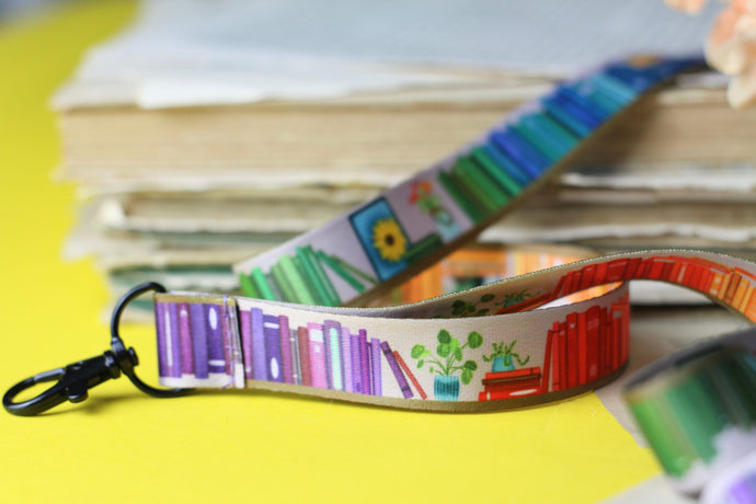 Schlüsselband - Regenbogen Bücherregal - Sicherheitsverschluss - Eigene Illustrationen