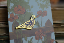 Lade das Bild in den Galerie-Viewer, Emaille Pin - Minipin - Taube - Ringeltaube - Little Birdies Collection
