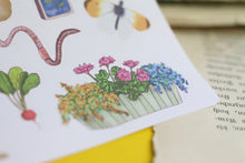 Lade das Bild in den Galerie-Viewer, Stickerbogen - Im Garten - Gartenarbeit - Gemüse, Schmetterlinge, Gartengeräte, Gartenliebe, Blumen - Bullet Journal - Eigene Illustrationen
