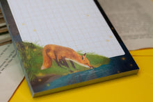 Lade das Bild in den Galerie-Viewer, Notizblock - Fuchs am Wasser mit Glühwürmchen - A6 - 50 Seiten - kariert - Notizzettel
