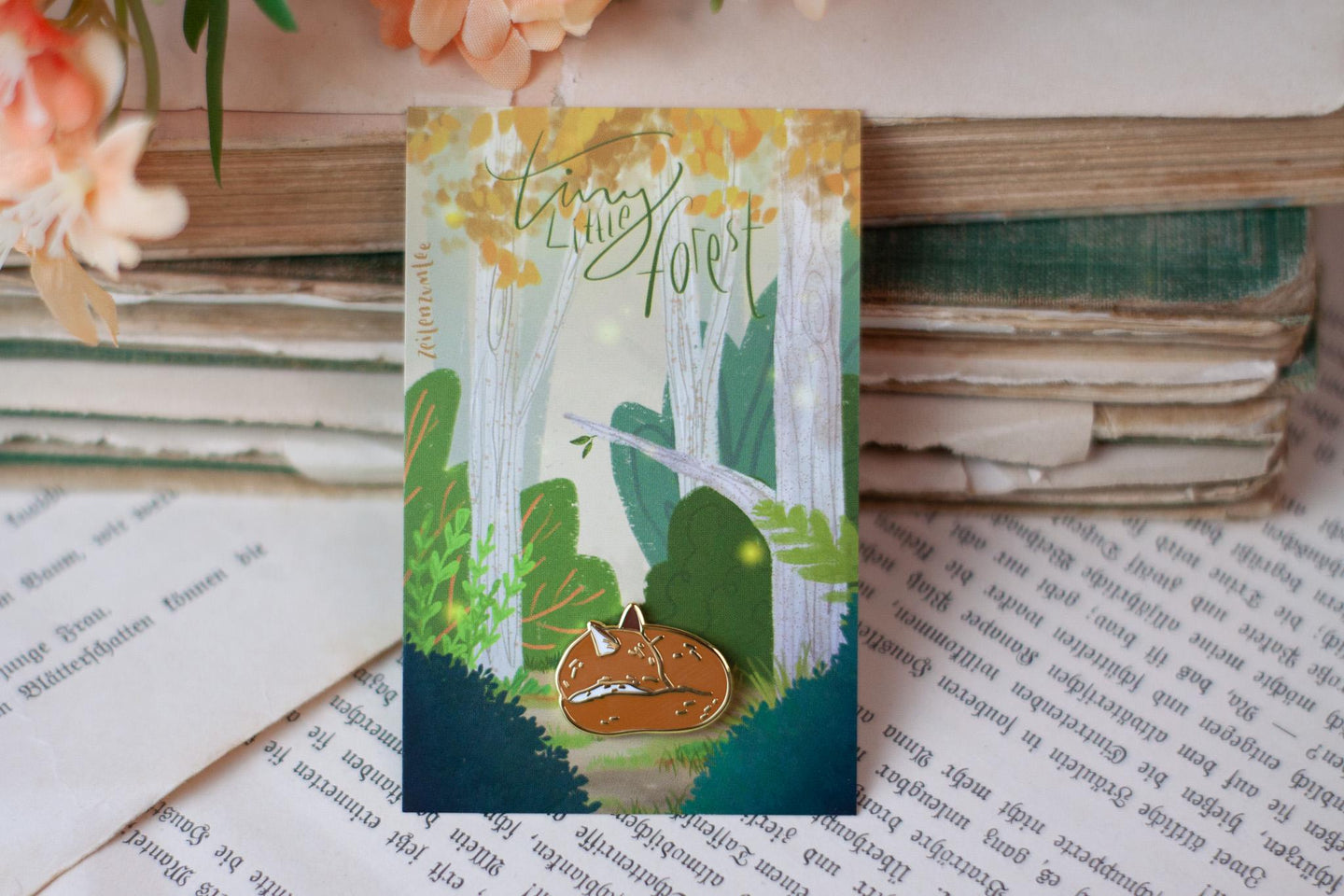 Emaille Pin - Minipin - Fuchs schlafend - Tiny Little Forest Kollektion