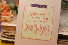 Lade das Bild in den Galerie-Viewer, Postkarte - Fühlen war schon immer nur was für die ganz mutigen - Lustige Karte Spruch - Affirmation - Kleinigkeit Adventskalender
