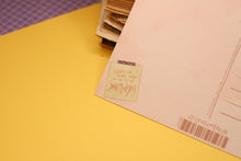 Lade das Bild in den Galerie-Viewer, Postkarte - Fühlen war schon immer nur was für die ganz mutigen - Lustige Karte Spruch - Affirmation - Kleinigkeit Adventskalender
