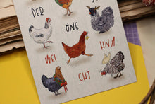 Lade das Bild in den Galerie-Viewer, Postkarte - Hühner Weihnachten - Weihnachtshühner - Weihnachtskarte mit Huhn - Eigene Illustration
