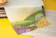 Lade das Bild in den Galerie-Viewer, Reinigungstuch - Gewächshaus - Garten im Sommer - Landleben - Microfasertuch für Brillen, Handys und Objektive - Eigene Illustration
