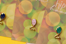 Lade das Bild in den Galerie-Viewer, Emaille Pin - Minipin - kleiner Luftballon in verschiedenen Farben - eigenes Design
