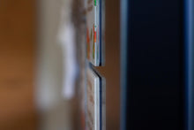 Lade das Bild in den Galerie-Viewer, Magnet - Immerwährender Notizzettel - kleines Whiteboard mit schlafender Katze - Eigene Illustration - Nützliches Geschenk

