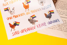 Lade das Bild in den Galerie-Viewer, Microfasertuch - Protestierende Hühner mit Pride Flaggen und Spruch - LGBTQIA+ - für Brillen, Handys, Objektive - Eigene Illustration
