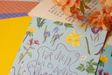 Lade das Bild in den Galerie-Viewer, Postkarte - Für dich soll es bunte Blumen regnen - Wildblumen - Frühblüher - Geburtstagskarte, Glückwünsche - Eigene Illustration
