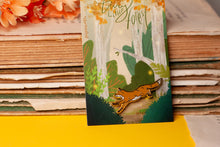 Lade das Bild in den Galerie-Viewer, Emaille Pin - Minipin - Fuchs springend 2.0 - Tiny Little Forest Kollektion - Brosche mit Fuchs - Eigenes Design
