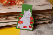 Lade das Bild in den Galerie-Viewer, Magnetisches Lesezeichen - Katze mit Mohnblumen - Geschenkidee - Eigene Illustrationen
