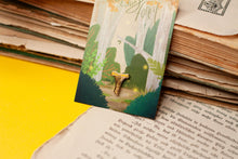 Lade das Bild in den Galerie-Viewer, Emaille Pin - Minipin - Pfifferling Pilz - Tiny Little Forest Kollektion
