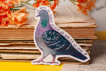 Lade das Bild in den Galerie-Viewer, Vinyl Sticker - Stadttaube - Taubenliebe - Aufkleber mit Spruch - Handgemalte Illustration
