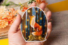 Lade das Bild in den Galerie-Viewer, Vinyl Sticker - Fuchs im Wald mit Glühwürmchen - Handgemalte Illustration - Glitzer Aufkleber
