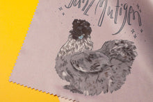 Lade das Bild in den Galerie-Viewer, Microfasertuch - Fühlen Mutig Seidenhuhn - für Brillen, Handys, Objektive - Eigene Illustration - Mut machen

