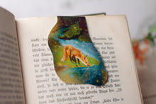Lade das Bild in den Galerie-Viewer, Magnetisches Lesezeichen - Fuchs am Bach - Fuchs im Wald - Verträumte Kunst, Glitzer - Geschenkidee - Eigene Illustrationen
