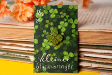 Lade das Bild in den Galerie-Viewer, Emaille Pin - Kleeblatt - Glücksbringer Gold - Geschenkidee - Eigenes Design
