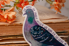 Lade das Bild in den Galerie-Viewer, Vinyl Sticker - Stadttaube - Taubenliebe - Aufkleber mit Spruch - Handgemalte Illustration
