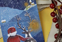 Lade das Bild in den Galerie-Viewer, Postkarte - Weihnachtsmann mit Rentier
